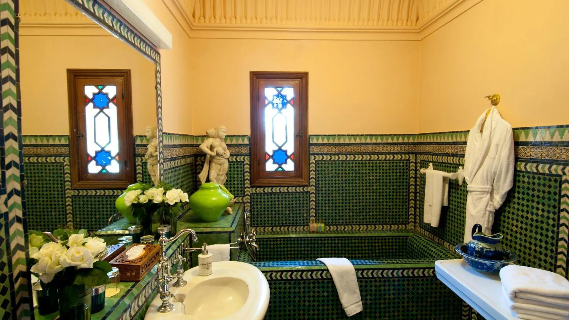 Dar Ayniwen Garden Hotel & Bird Zoo Marrakesh 5*,