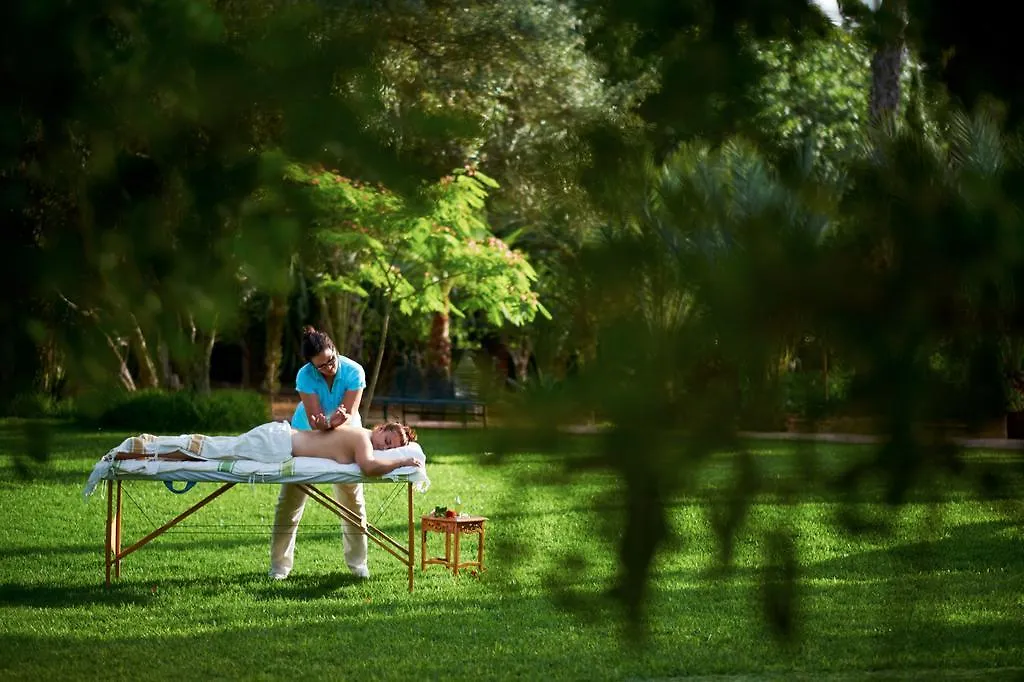 Dar Ayniwen Garden Hotel & Bird Zoo مراكش 5*,